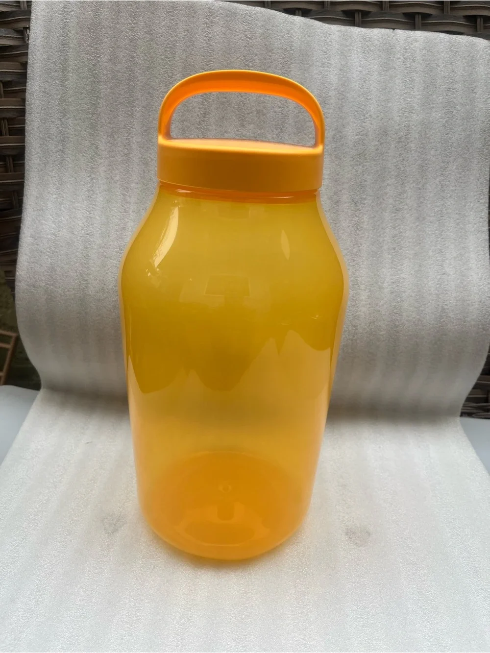 Tupperware Universal Pitcher - Picture 2 of 6